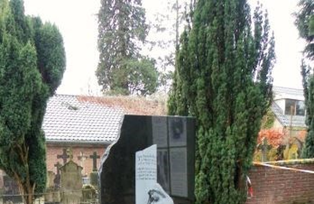Grafmonument Anna Tobisch