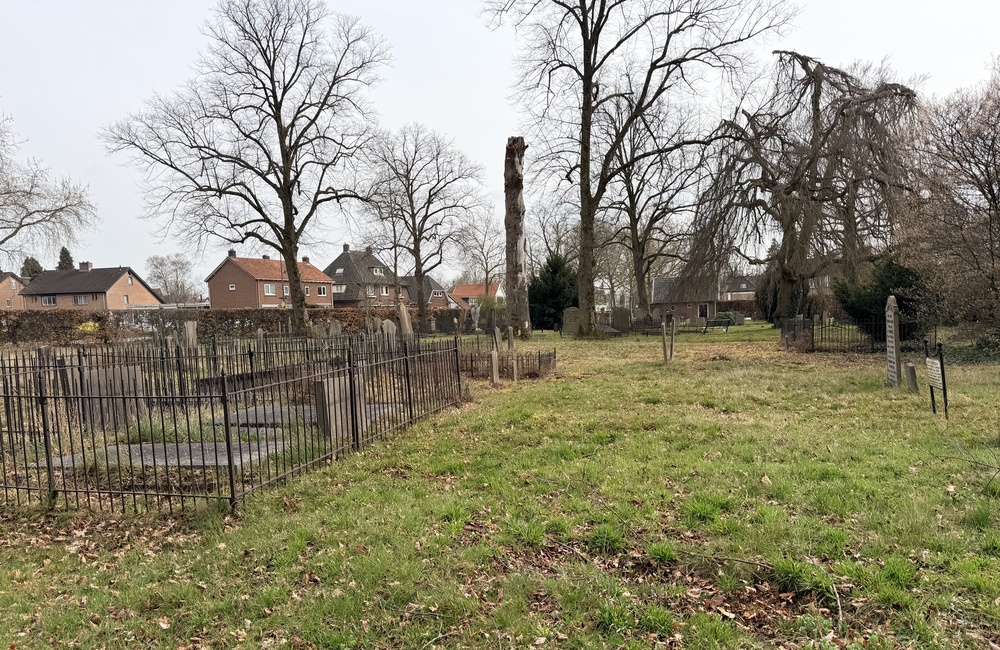 Overzichtsfoto Algemene Begraafplaats Dieren