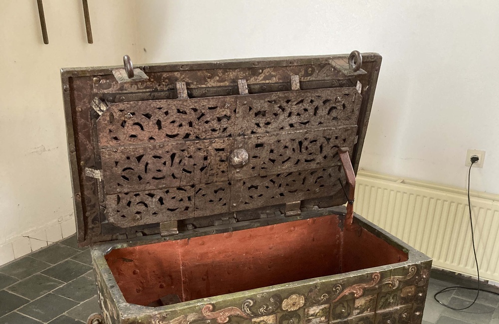 Geldkist in de Petruskerk
