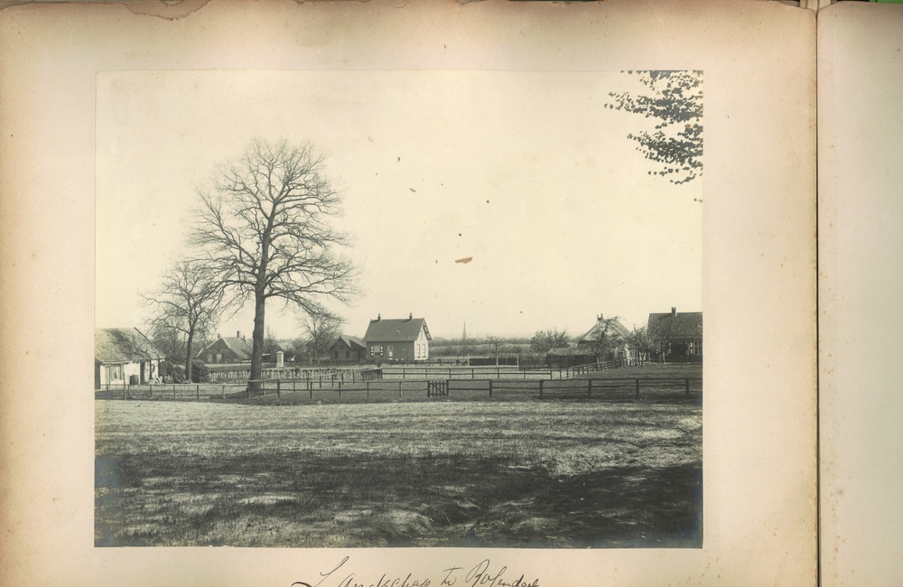 Huis midden is vermoedelijk huidige Jachtlaan 5