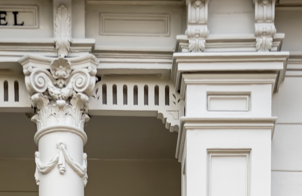 Pilasters met centrelit-motief - 2016