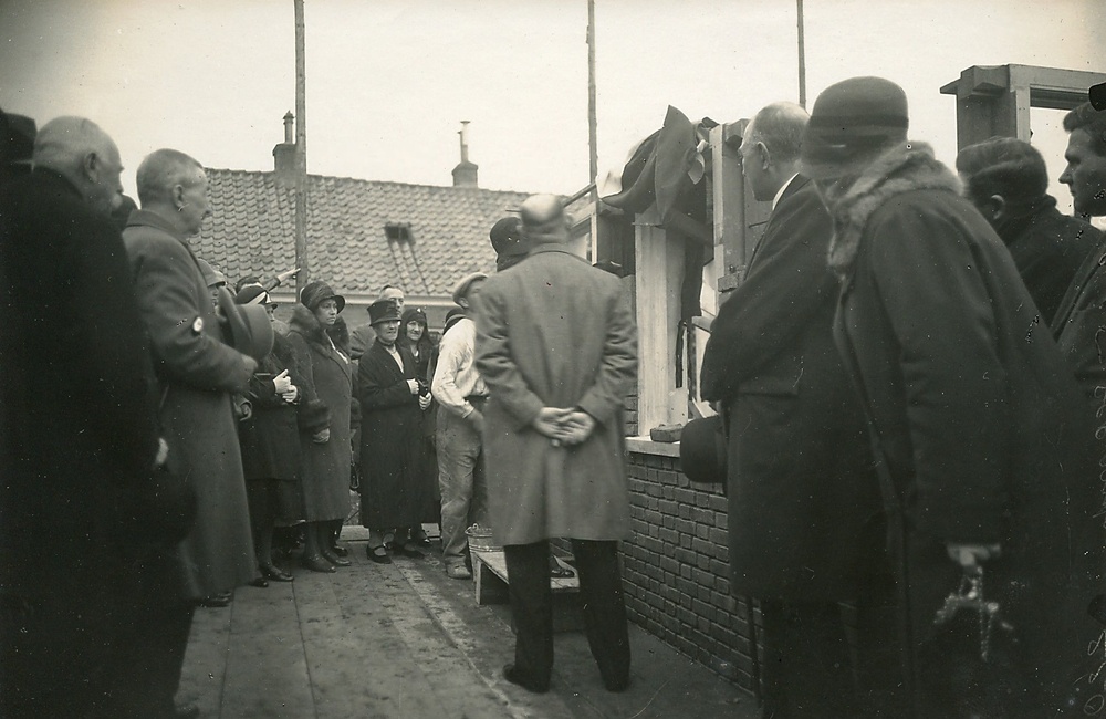 Eerste steenlegging 1930