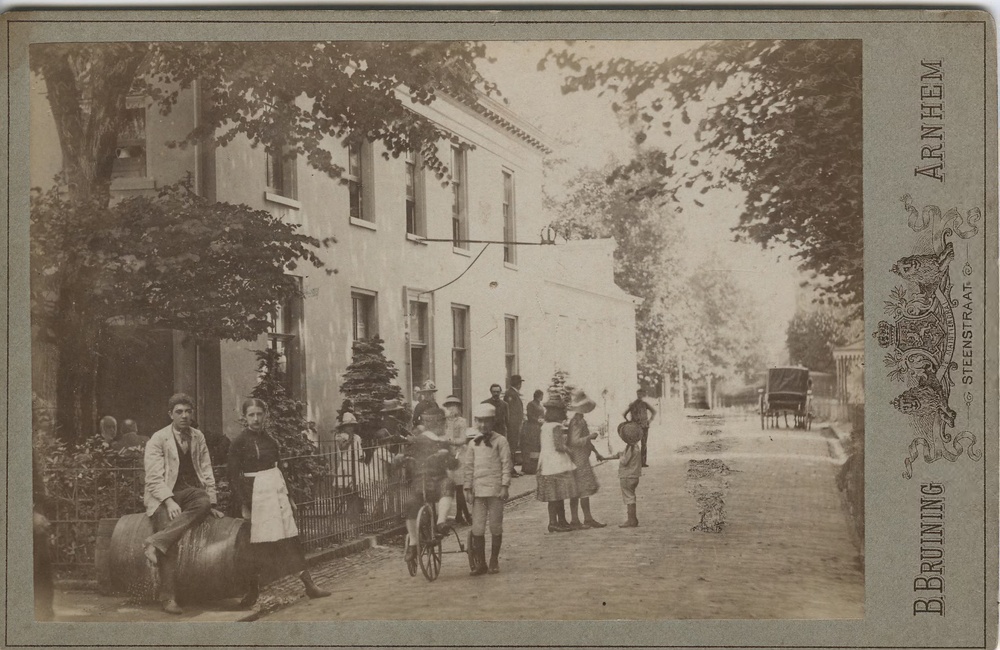 Hotel De Kroon - 1894.