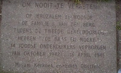 Gedenksteen familie Van den Berg