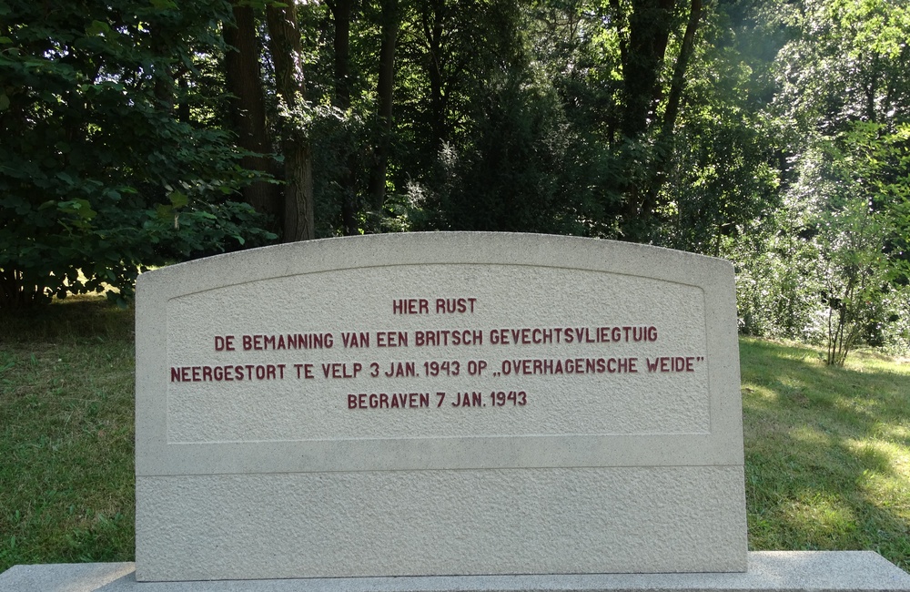 Heiderust opschrift steen oorlogsgraven - 2016