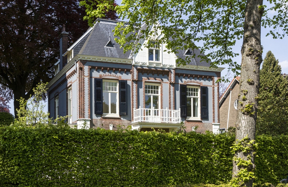 Voor- en linkerzijgevel 1e verdieping 2016