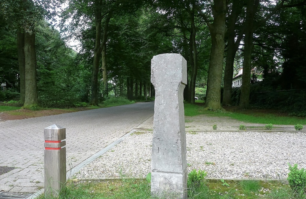Grenspaal Dennenweg
