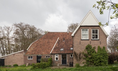 Voormalig koetshuis