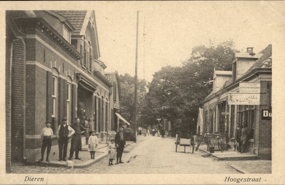 Links: Firma H. Wijs, Hogestraat 45-47 - 1915