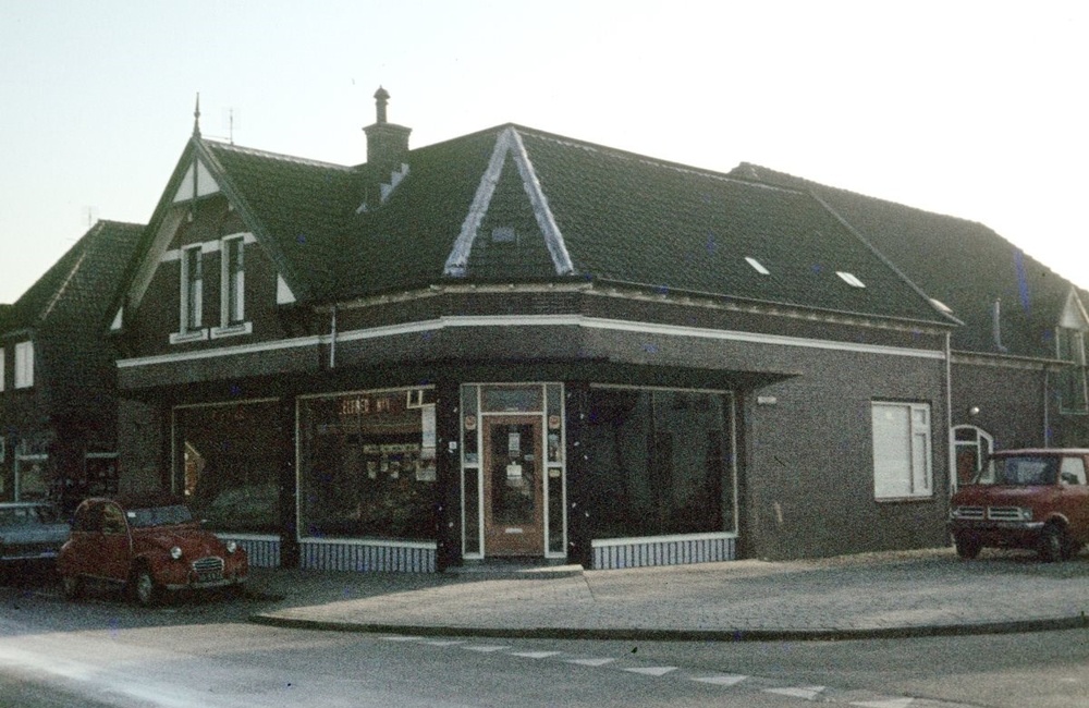Gesloten winkel kruidenier Vreeman - 1981