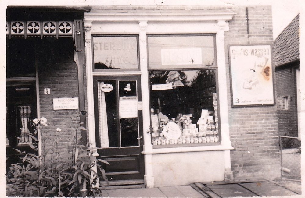 Kruidenier Van der Bijl voor de verbouwing van 1954. (1947)