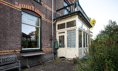 Detail zijgevel links