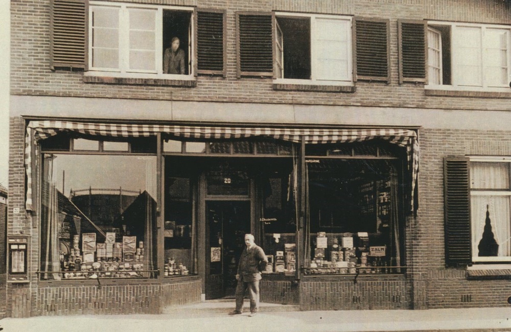 Kruidenierswinkel Vlaswinkel - jaren 40