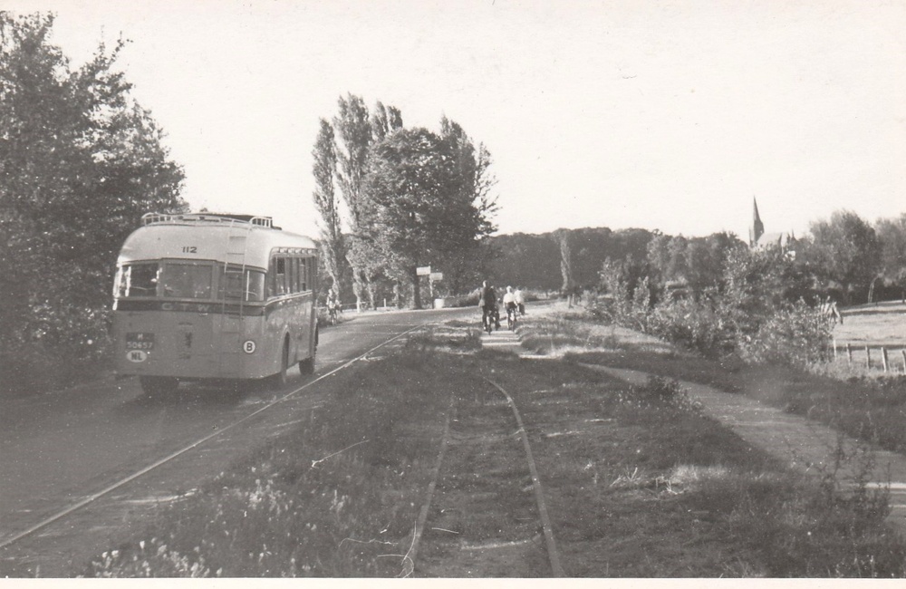 GTW Autobus bij de Ellecomse draai - 1942