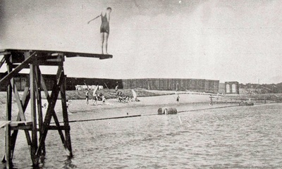 Zwembad in de IJssel Spankeren