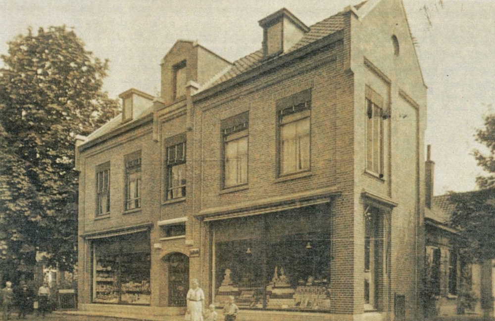 Kruidenier Van Veelen - ca 1930