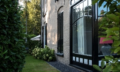 Detail zijgevel links