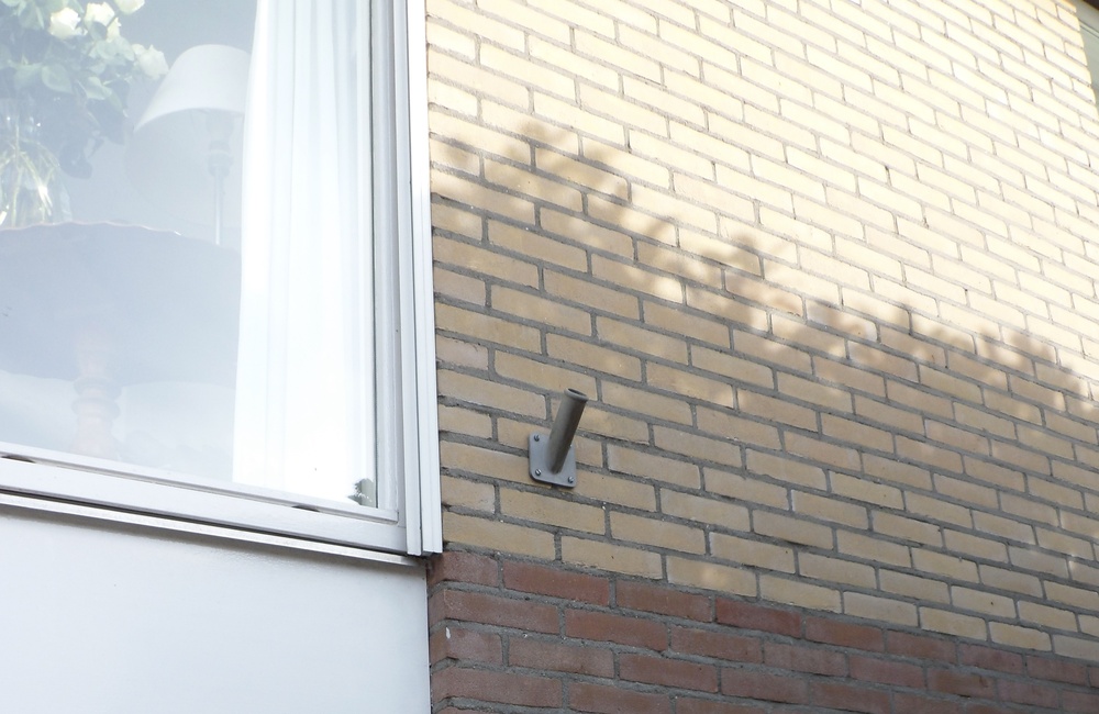 Trap buitenzijde vanaf garagepad