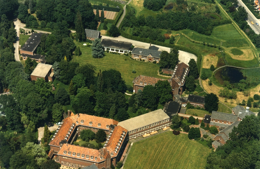 Klooster en school Larenstein - ca 1990