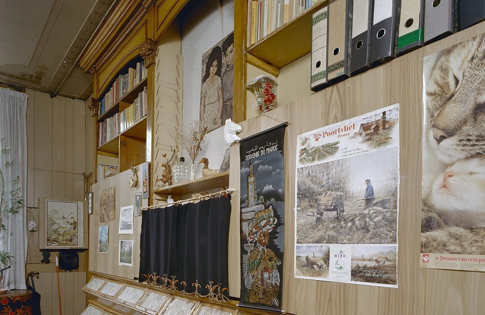 Int. woongedeelte, voorheen winkel (2001)