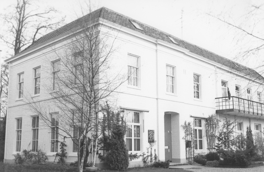 Rijksinternaat Van Kinsbergen 1982, “voor werkende en schoolgaande kinderen”