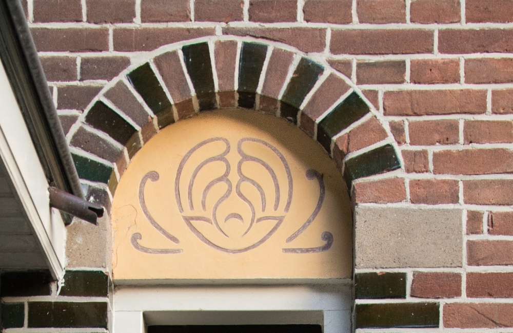 Versiering van bakstenen en geglazuurde stenen - 2016