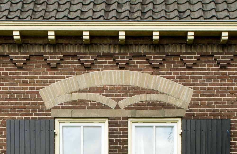 Raam met luiken en bogen - 2016