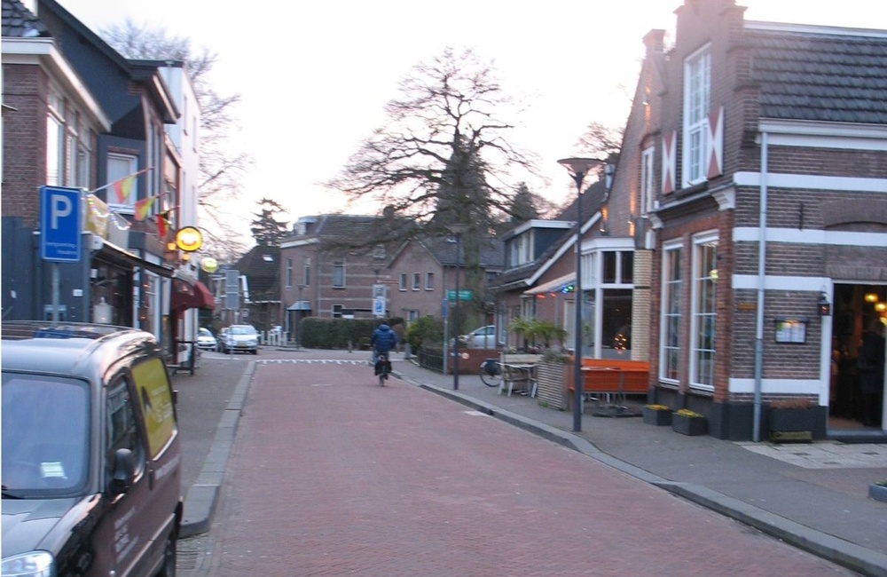 Wilhelminastraat ten westen van Rozendaalselaan