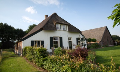 Boerderij en schuur