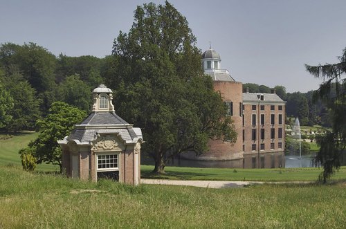 overzicht-_theekoepel_met_zicht_op_het_kasteel-_na_restauratie_-_rozendaal_-_20375822_-_rce