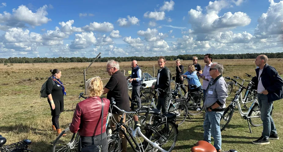 De groep bekijkt Speulderveld