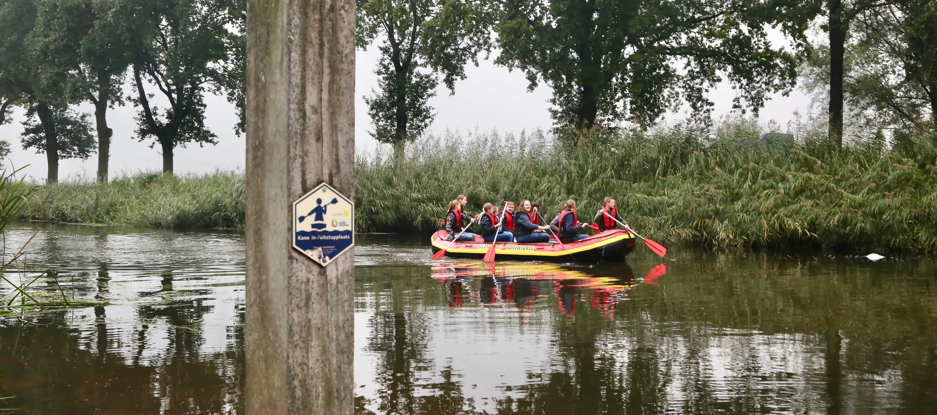 per boot onderzoeken leerlingen waterkwaliteit Valleikanaal