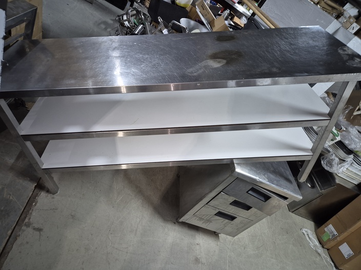 rvs werktafel 200 cm met 2 onderplanken van trespa