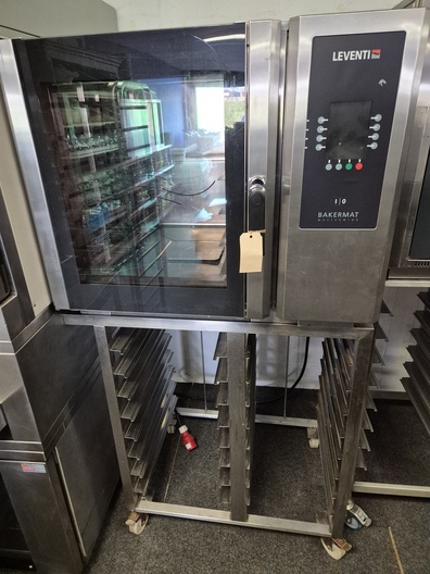 Leventi oven op rvs onderstel