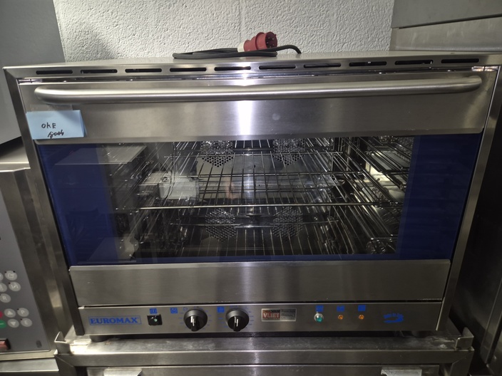 Heteluchtoven Euromax 4x60/40 maat 230v