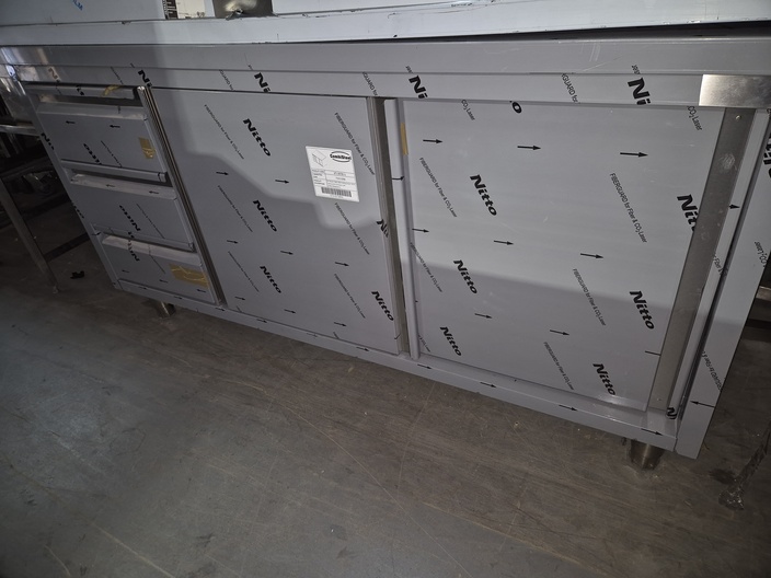 Nieuwe rvs werkbank met laden en onderkast
