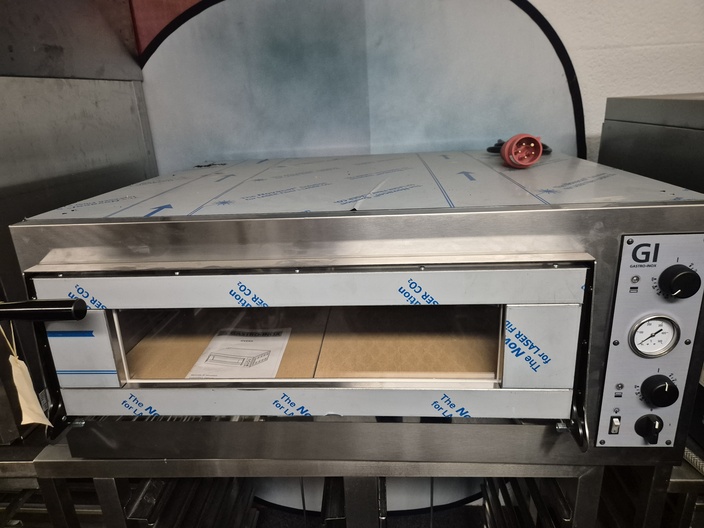 Nieuwe pizzaoven 70x70cm op 380v