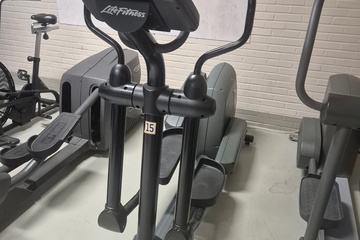 Afbeelding van Crosstrainer Life fitness 9500HR