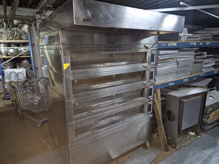MIWE condo electrically heated deck oven