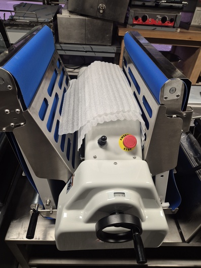 Nieuwe uitrolmachine 520 tafelmodel 230v