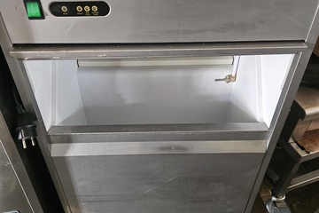 Afbeelding van Ijsblokjesmachine 30kg/24u