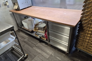 Afbeelding van Bakkerij werkbank houten blad en ladekast