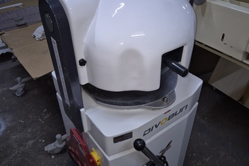 Afbeelding van Semi auto verdeel opbolmachine SM-414Y uit 2021