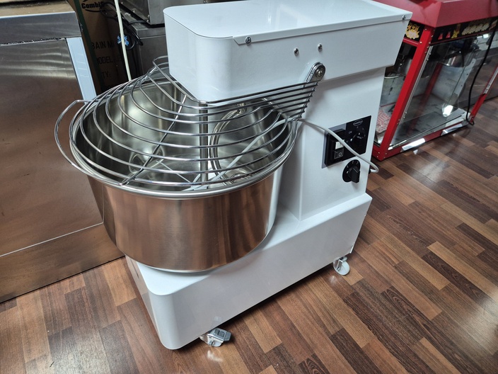 Nieuwe pizza deegkneedmachine IBT40