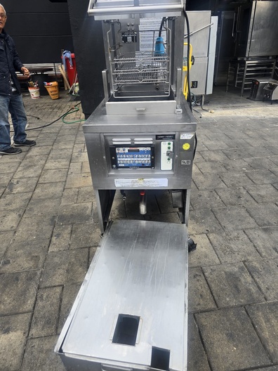 Henny Penny high pressure fryer