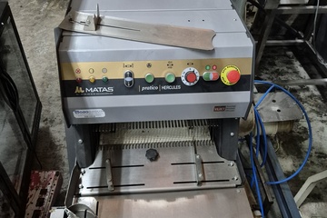 Afbeelding van Broodsnijmachine 12 mm MATAS met aanvoerband