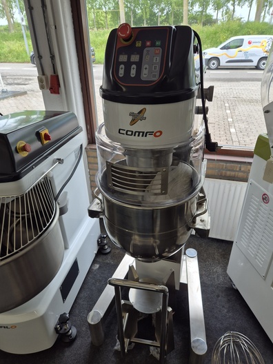 Nieuwe planeetmenger Comfo 40 L op 230v met kuiptransporter
