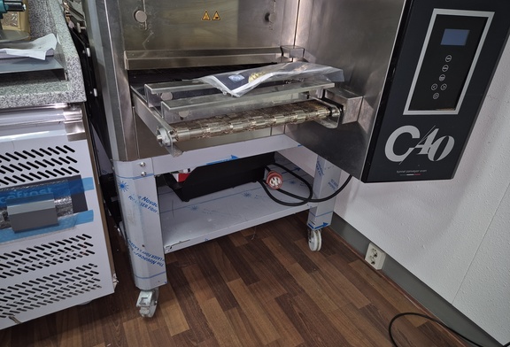 Afbeelding van Veiling Amsterdam met ijsmachines grill pizzeria horeca-apparatuur