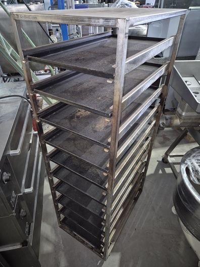 Bakkerskar met 10 geperforeerde platen van 80x46 cm