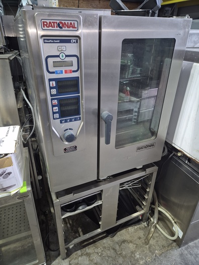 Steamer Rational CPC 101/05 10 plaats op rvs onderstel